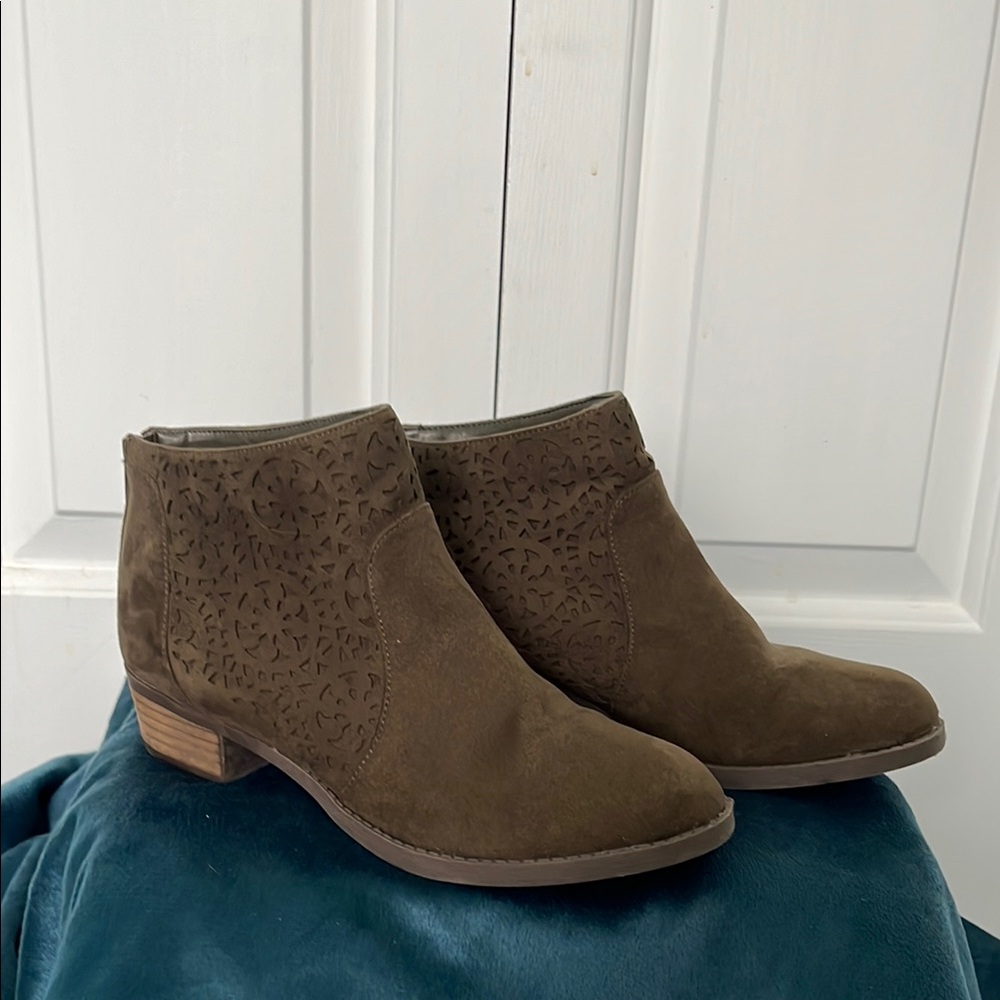 Carlos by Carlos Santana Olive Ankle Booties with Suede Texture